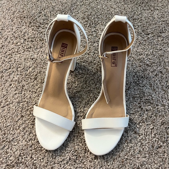 2 FOR $15 SALE!! *ADD TO BUNDLE* White High Heels - Picture 3 of 4
